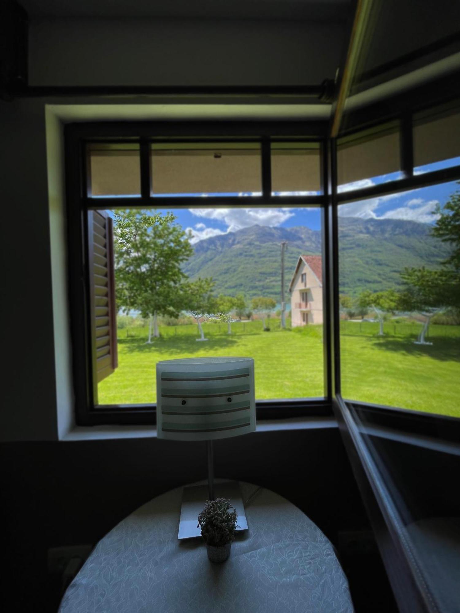 Rooms P&L Plav Bagian luar foto