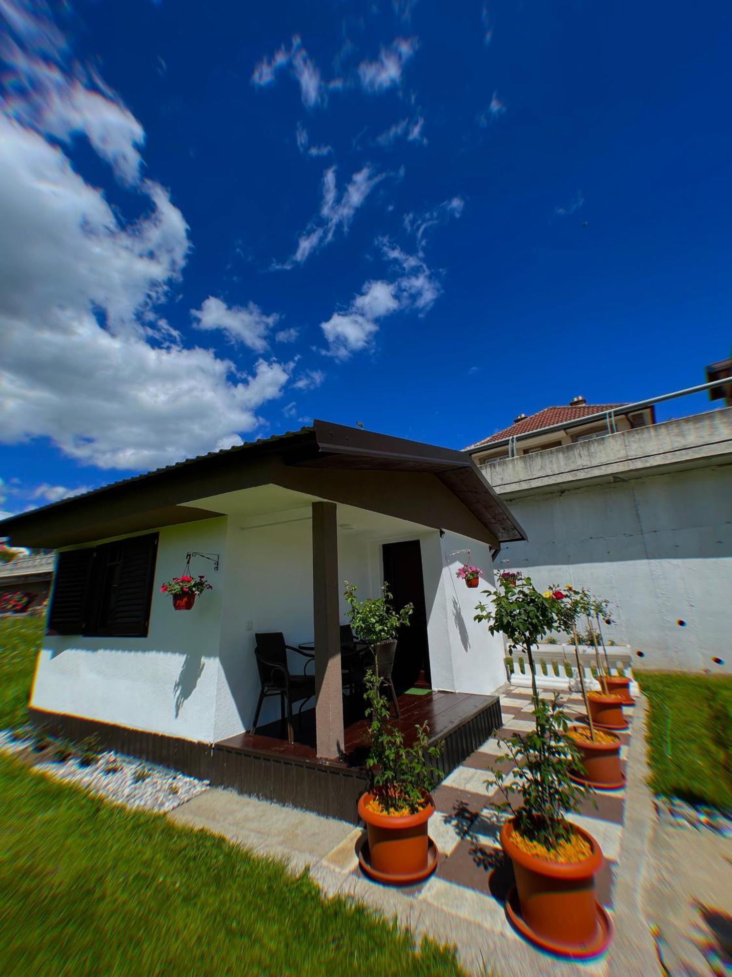 Rooms P&L Plav Bagian luar foto