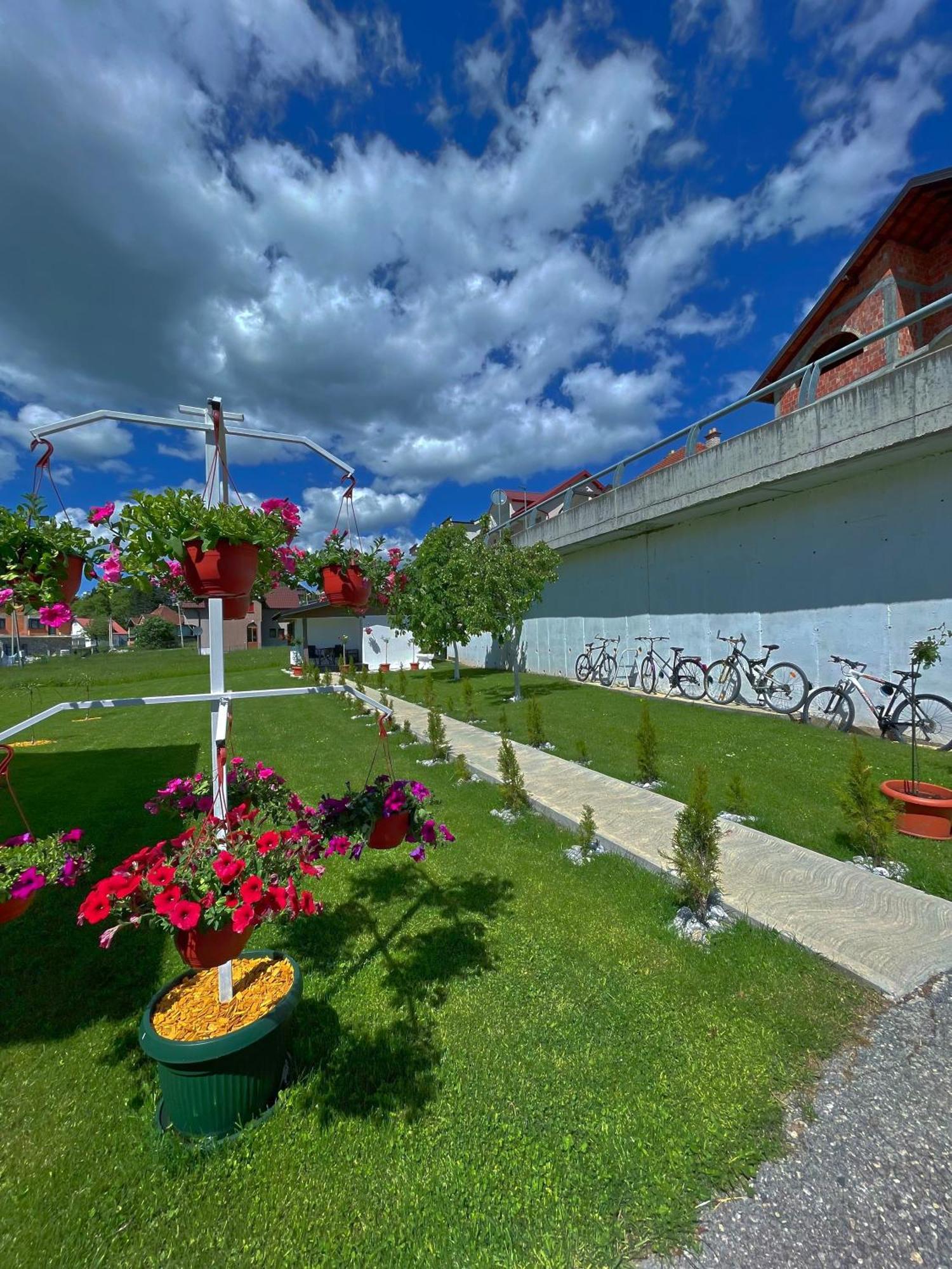 Rooms P&L Plav Bagian luar foto